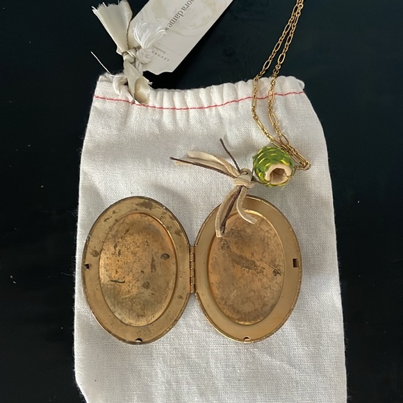 NEW Lenora Dame Locket Necklace Channel Your Past - Picture 3 of 5